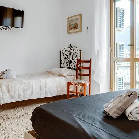 Guesthost - Nonno Doa * La Spezia